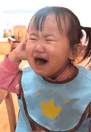 瞬间变脸的女宝宝，先笑一个再哭吧