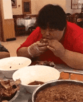 果然，大多数胖子都很能吃，管不住嘴就别怪自己会长胖