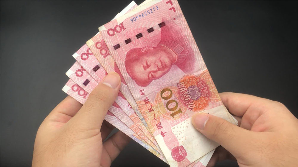 今天赚了几百块钱，可以去喝一杯了