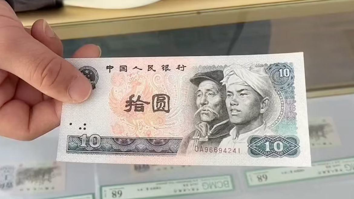 给你拾圆钱，拿去买糖吃吧