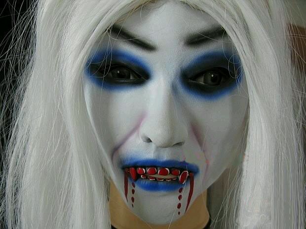 哥特风格的恐怖妆容