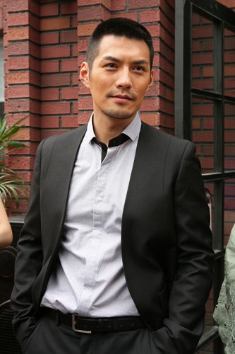 成熟有男人味的严宽