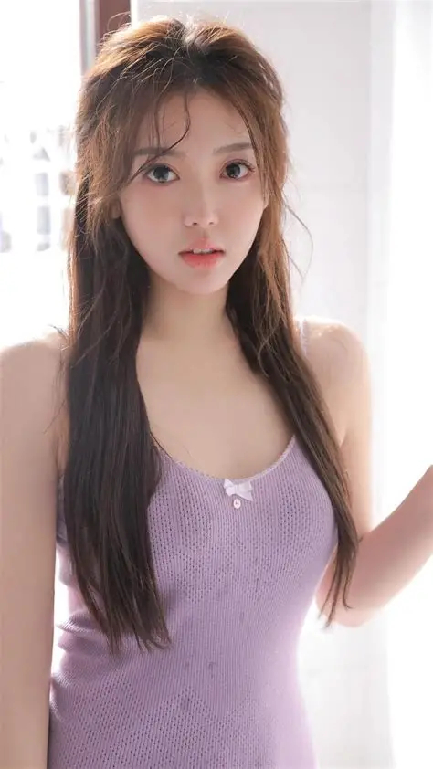 楚楚动人的美丽女子