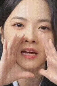 看美女的口型，送你两个字“傻逼”