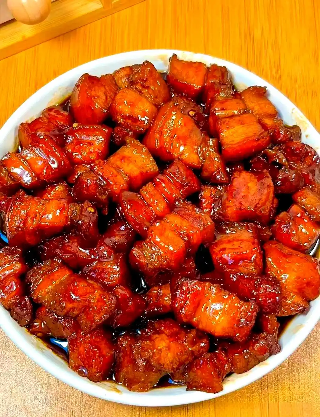 肥瘦相间的红烧肉，经典的中国传统菜肴