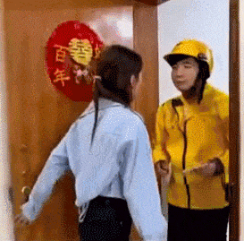 这是前男友送给你的分手吻，那也替我还他一巴掌吧
