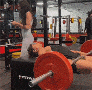 刚刚莫名感觉有个屁屁怼我脸上，立马停下查看四周，真不知道是谁干的