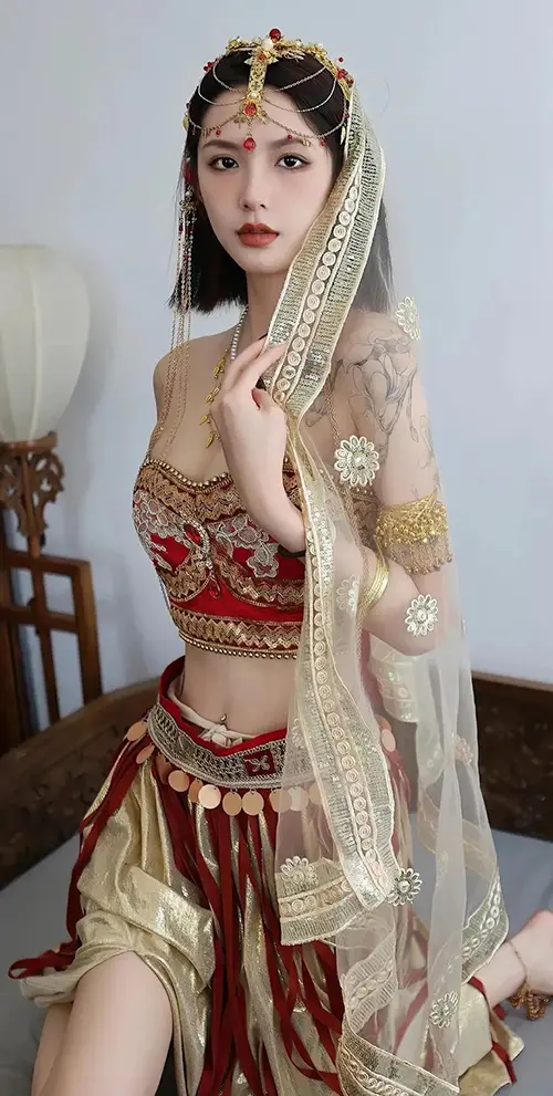 充满异域风情的西域舞娘，身材高挑又性感