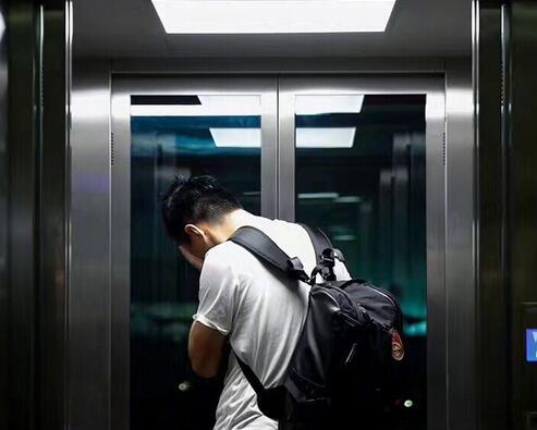 每天都晚下班，根本没有空闲的时间