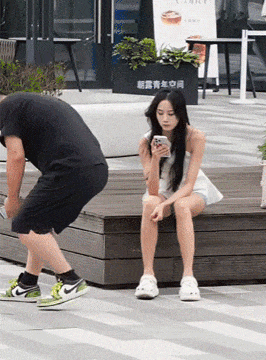 陷害美女打人小屁股，这下跳进黄河都洗不清了