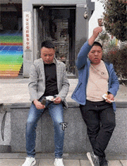 吃根雪糕也要有点仪式感，正好趁机偷咬一口尝尝味