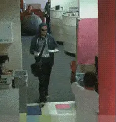 你不要过来啊！不听我言，过来挨了一个大巴掌