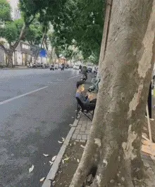 我感觉自己脑袋被人拍了一下，但是又找不到证据